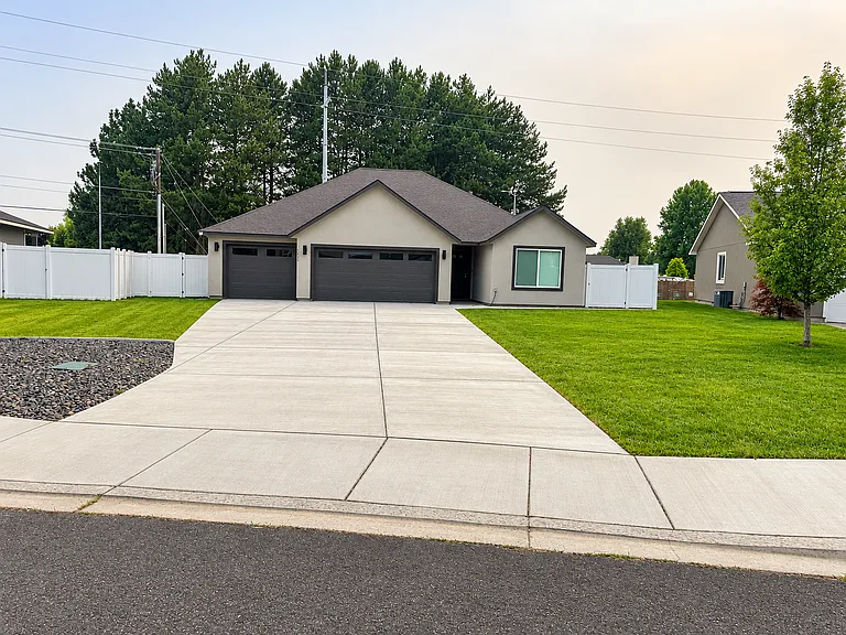 7506 Cornflower Dr — Photo 1