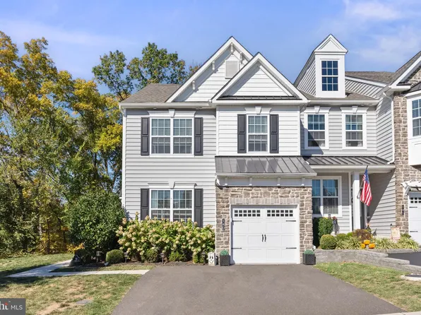 140 Woodwinds Dr, Collegeville, PA 19426