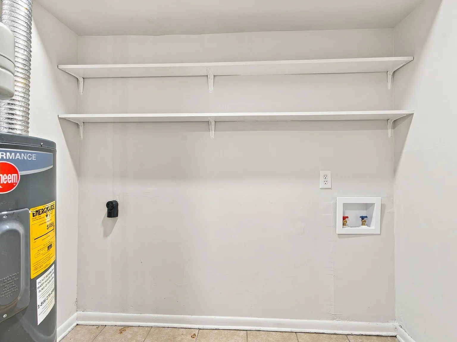 4 bed, 2239 sqft, $1,800 — Photo 4