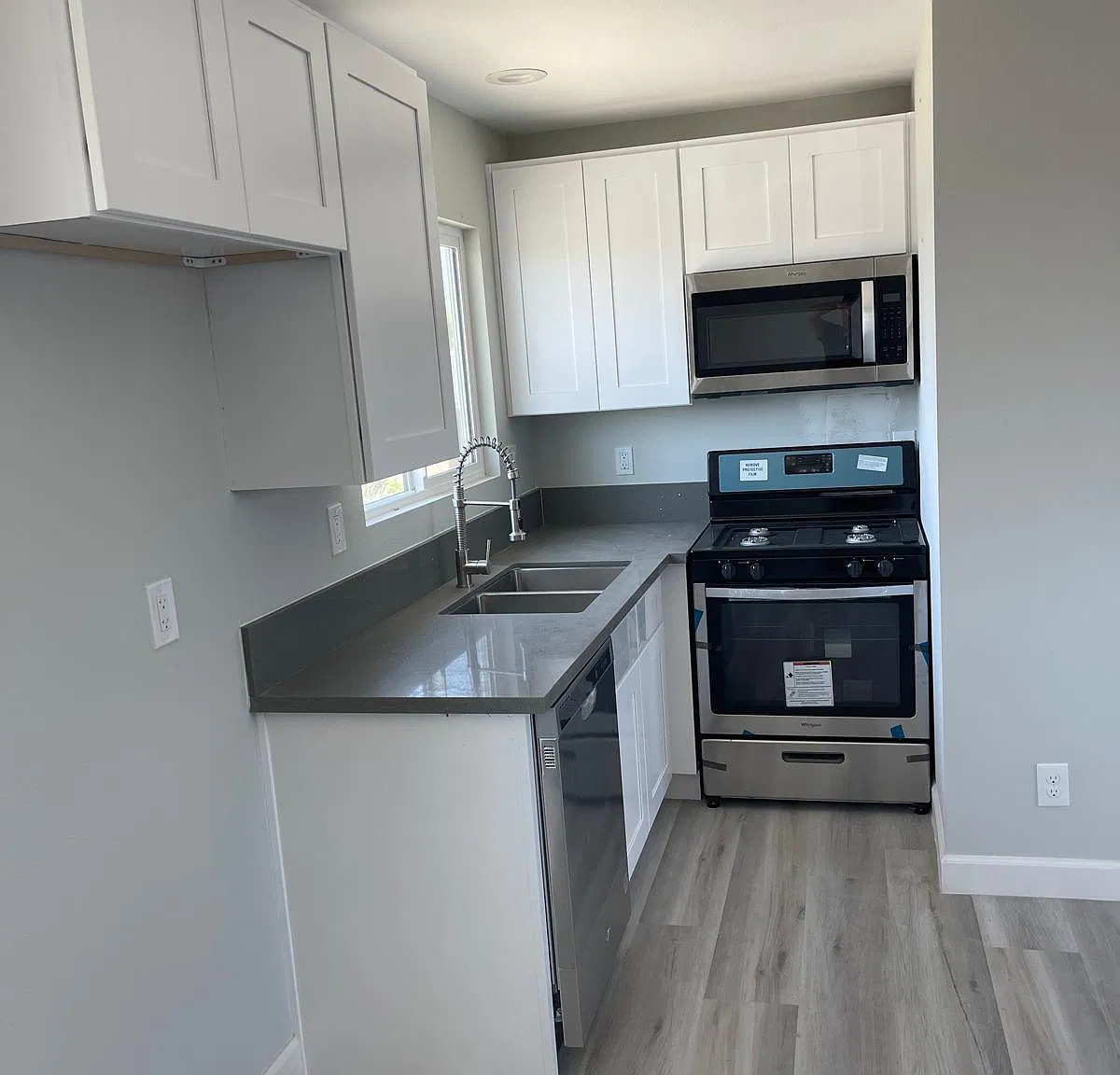 2 bed, 1000 sqft, $3,000 — Photo 4