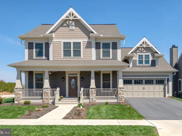 377 Home Towne Blvd, Ephrata, PA 17522