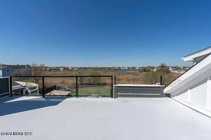 40 Riverdale Ave — Photo 5