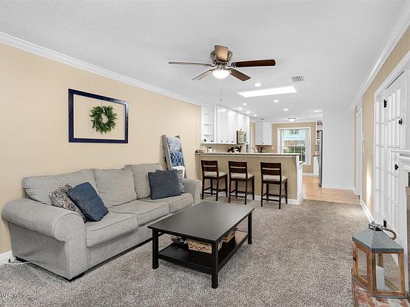 5th image of 408 Garrison Ave
