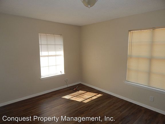 3rd image of 4616 Edinburgh Dr