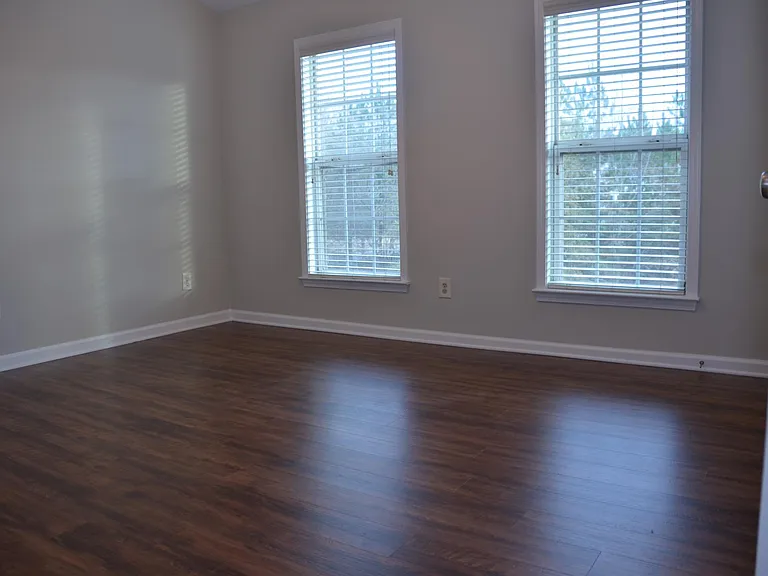 Large Master Bed Room with Attached bath and walk in closet