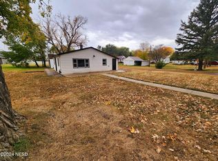 206 7th Ave SW, Watertown, SD 57201