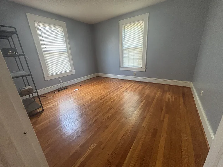 1302 N Mebane St — Photo 7