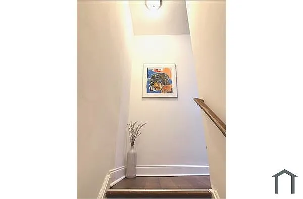 Photo 2 of 11 - 1345 1st St NW #2 - Washington, DC Building Photo - 1345 1st St NW #2