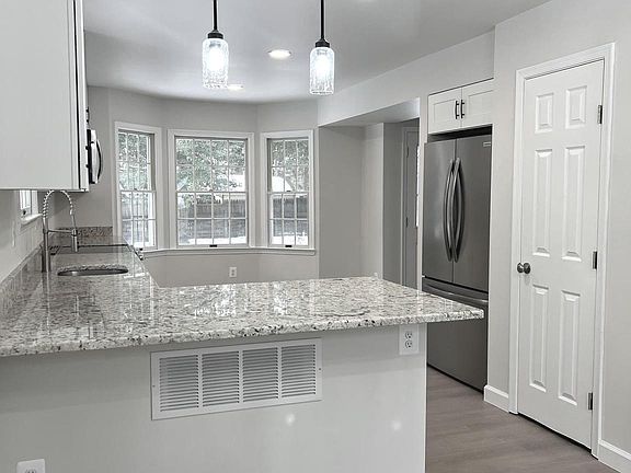 5th image of 1039 Plum Creek Dr