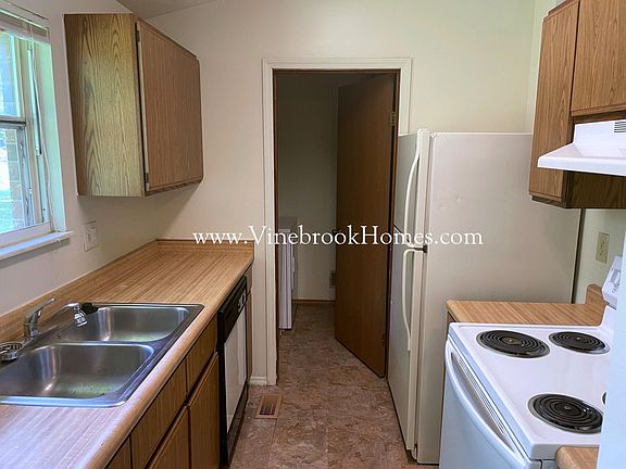 4th image of 8258 Schoolgate Dr