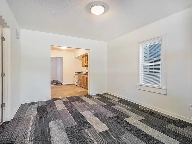 1630 S William St #1 — Photo 10