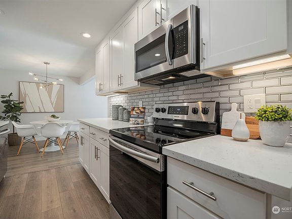 3rd image of 9907 NE 124th Street #806