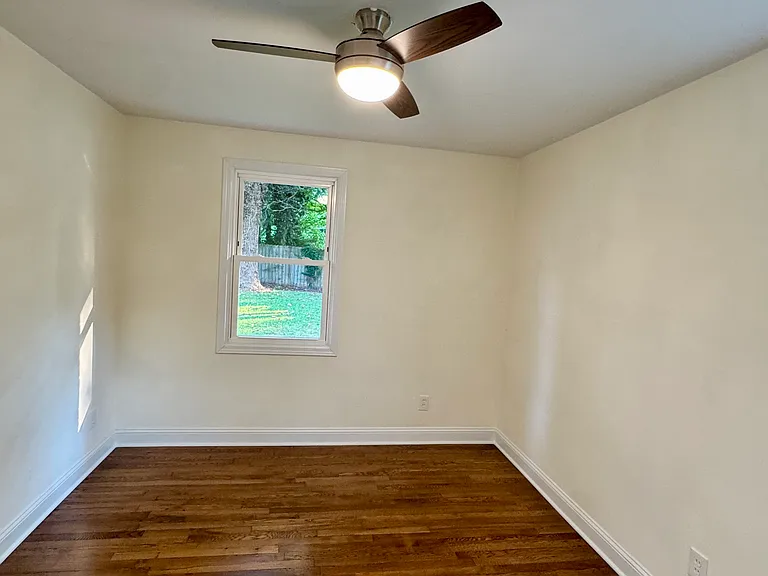 2721 Ravencroft Dr — Photo 11