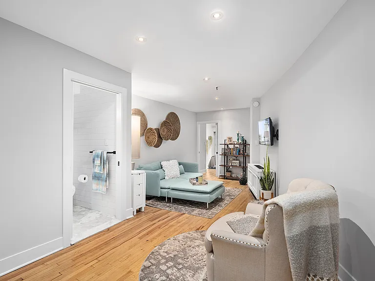 67 E 11th St #201 — Photo 4