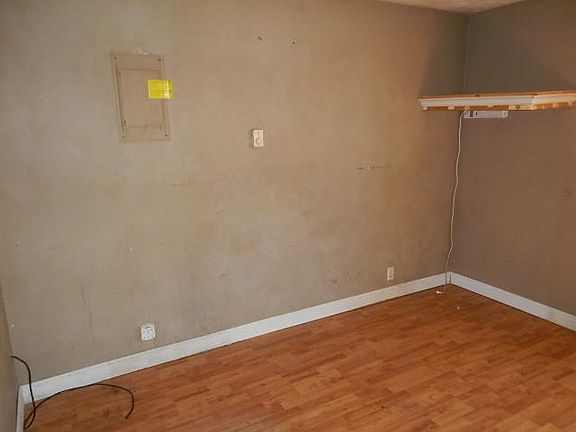 4th image of 4196 Green Meadows Dr