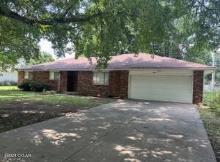 573 E Primrose Ln, Republic, MO 65738