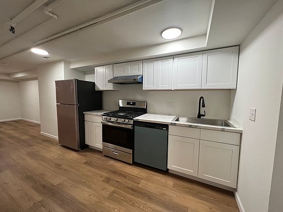 5th image of 630 Haight St #B