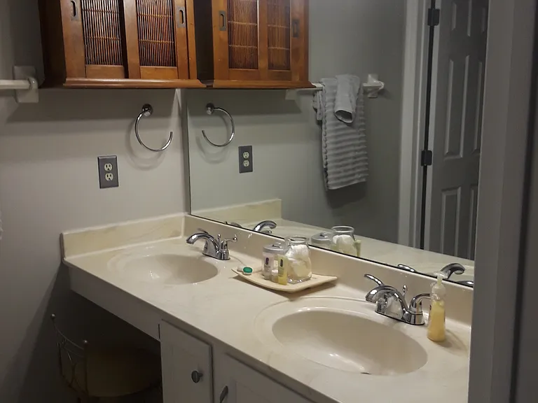 56 Highpoint Dr — Photo 16