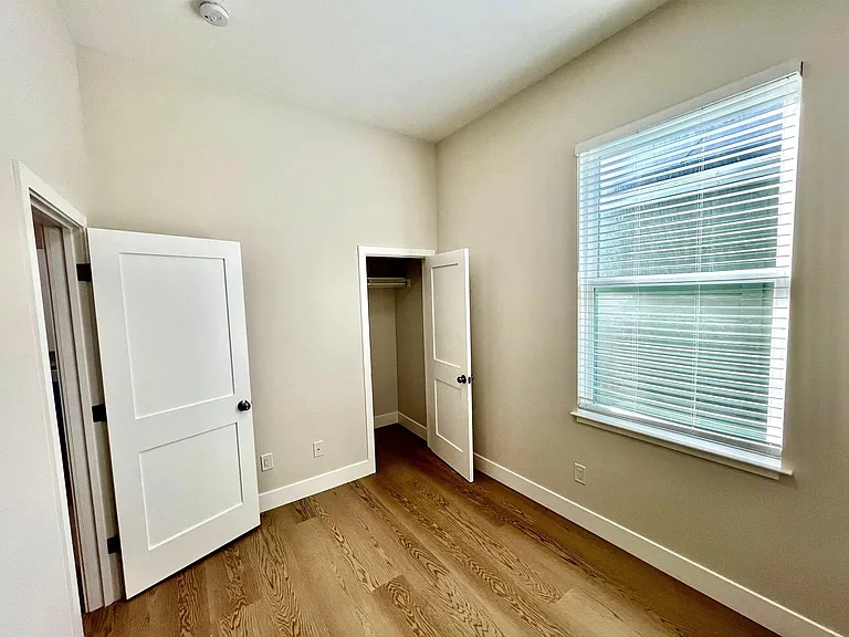 Spectacular, Completely Renovated 2 Bed/1 Bath Fully — Photo 5