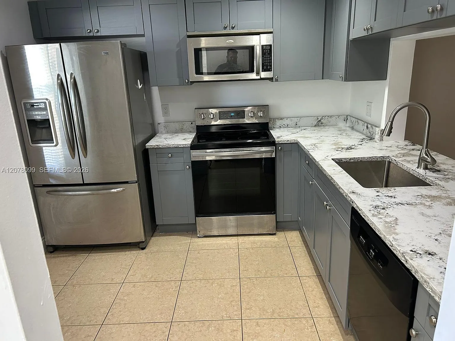 Pembroke Pointe Section T — Photo 2