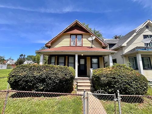 1337 Moore St Photo 1