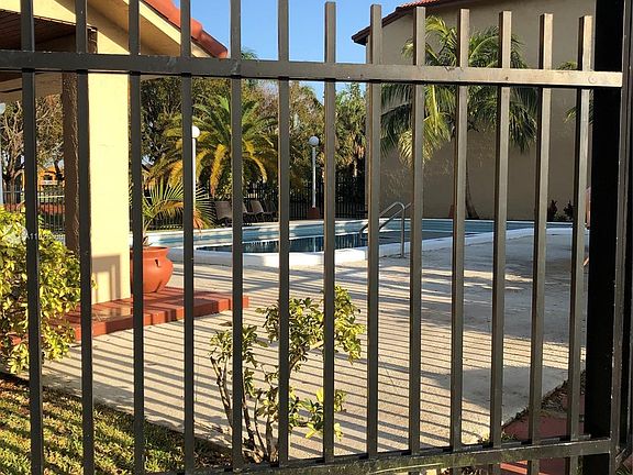 4th image of 9915 NW 9th Street Cir APT 1-6