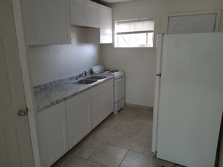 528 Texas St NE — Photo 14