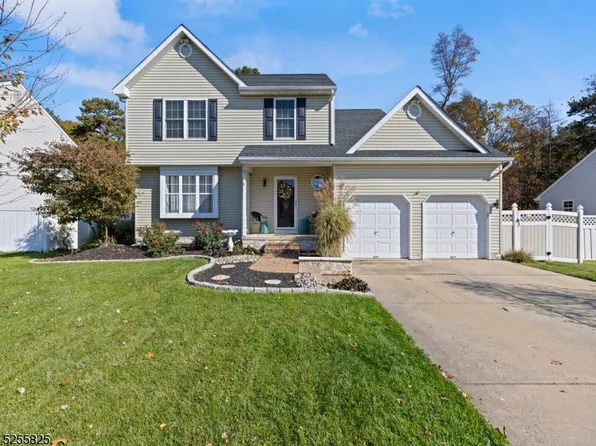 64 Country Club Rd, Pine Hill Boro, NJ 08021