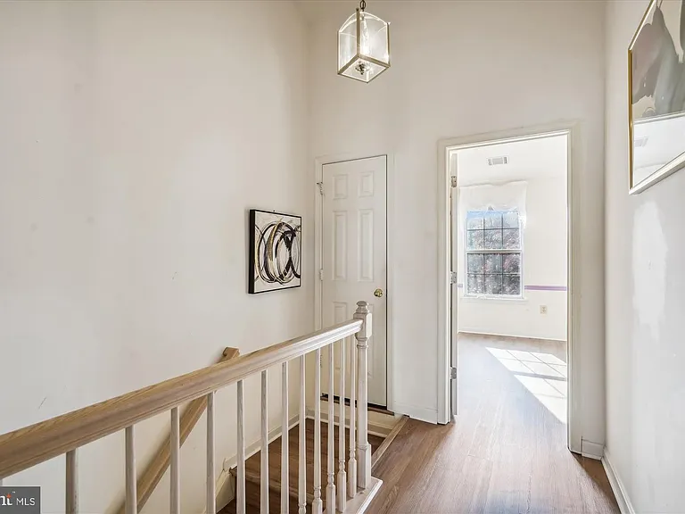 2409 Simpkins Farm Dr — Photo 9