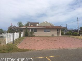 31 Crane Way, Toms River, NJ 08753