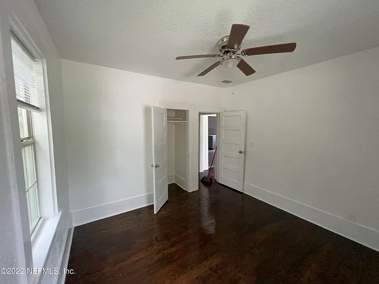 1456 E 16th St — Photo 14