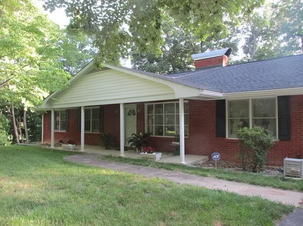 5633 Ferguson Dr, Roanoke, VA 24014