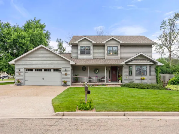 845 Woodland Dr, Menasha, WI 54952