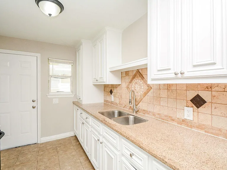 6018 Collingsworth St #1 — Photo 7