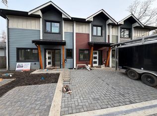 1048 Clarke Rd #3, Central Saanich, BC V8M2G1