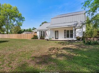 10 Montclair Dr, Killen, AL 35645