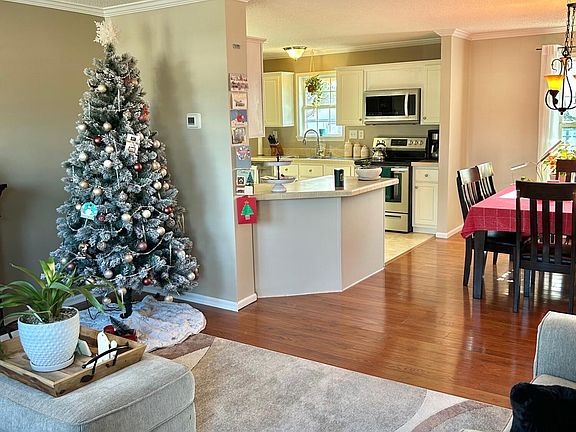 3rd image of 5385 Sterling Dr