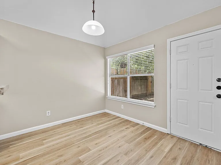 1806 Rusty Nail Loop — Photo 15