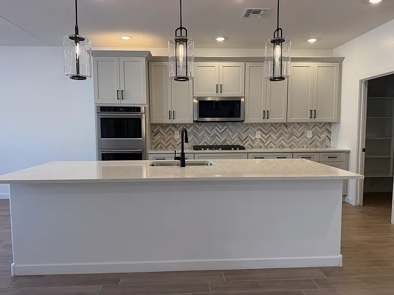 11924 N Shore Cliff Dr — Photo 2