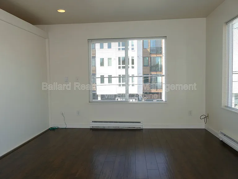 9030 Greenwood Ave N #201 — Photo 5