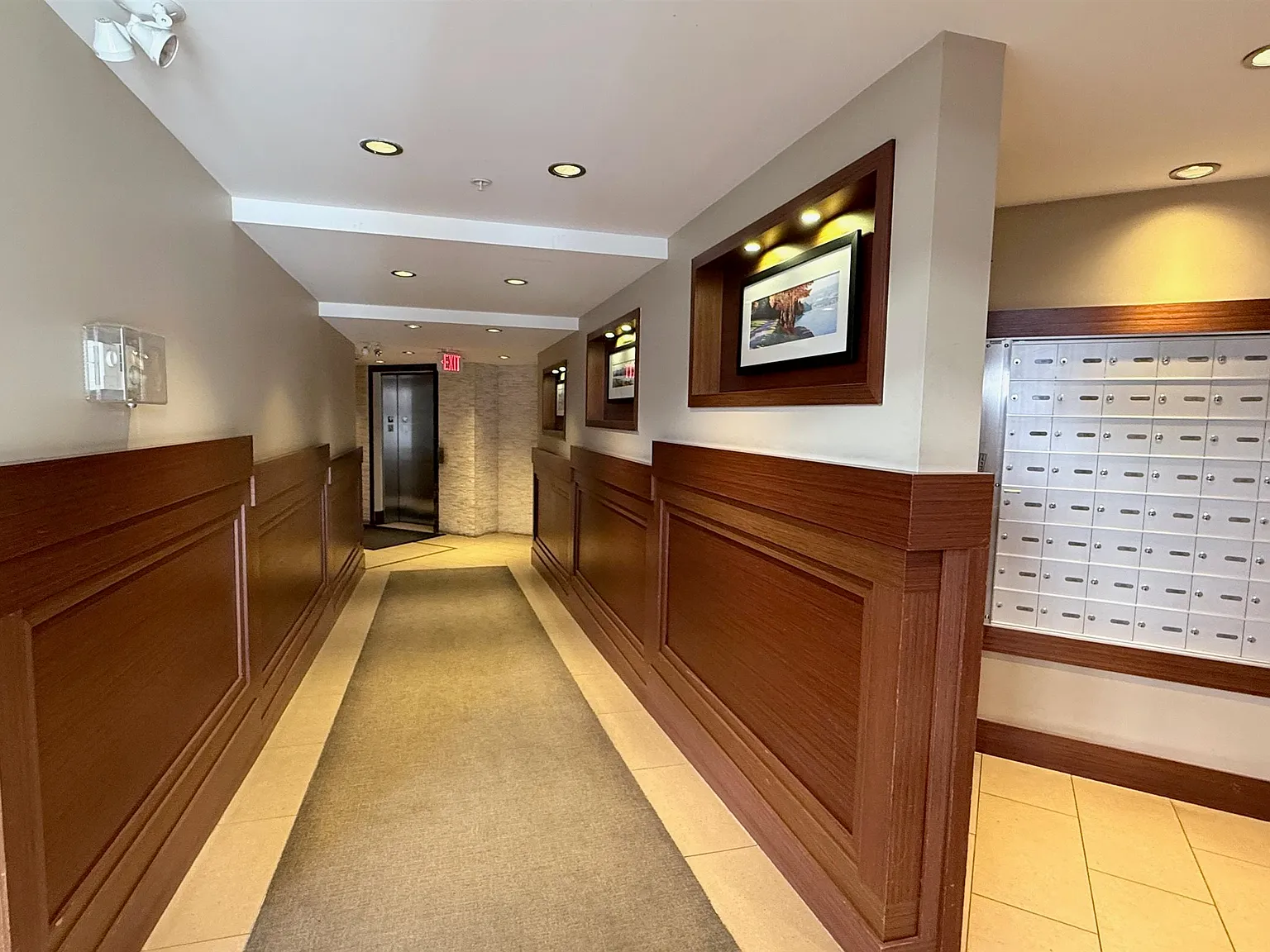 2 bed, 889 sqft, $2,500 — Photo 3