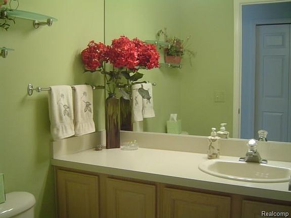 4th image of 18260 Heatherlea Dr