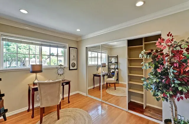 1034 Wallace Dr — Photo 5
