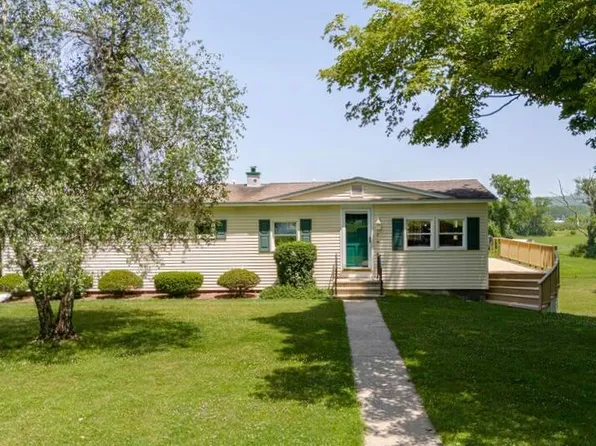2 Woodruff Rd, West Stockbridge, MA 01266
