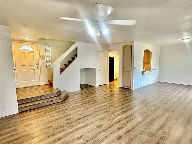 10232 Grecian Laurel Ct — Photo 4