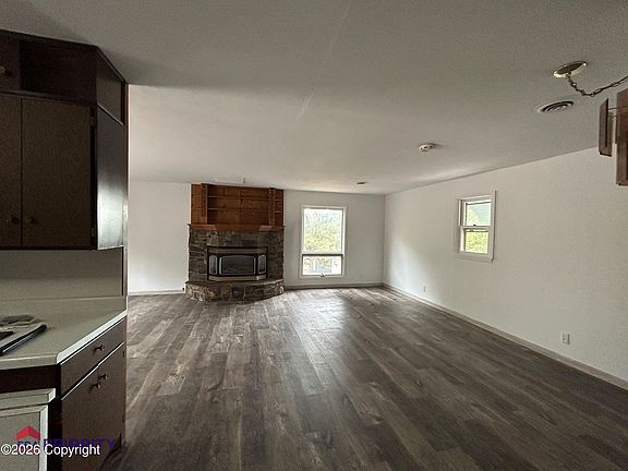 5th image of 302 S Spokane Ave