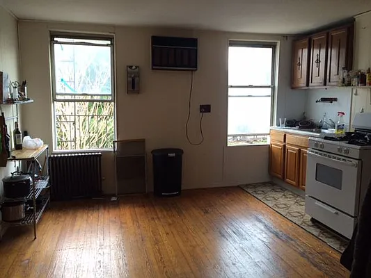 Rented by Francis Castoria LREB | media 21