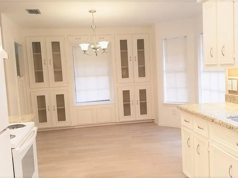 3400 N Cynthia St — Photo 12