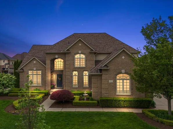 49729 Sandra Dr, Shelby Township, MI 48315