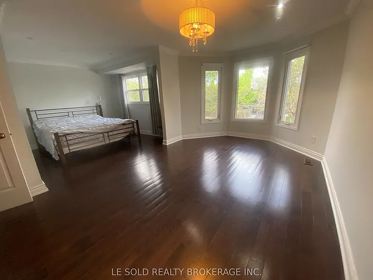 10 McDougall Ct — Photo 14